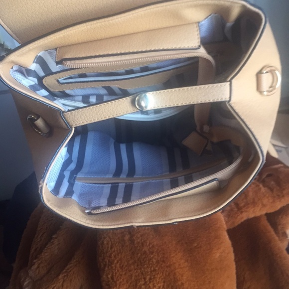 Vegan leather backpack - Picture 3 of 8